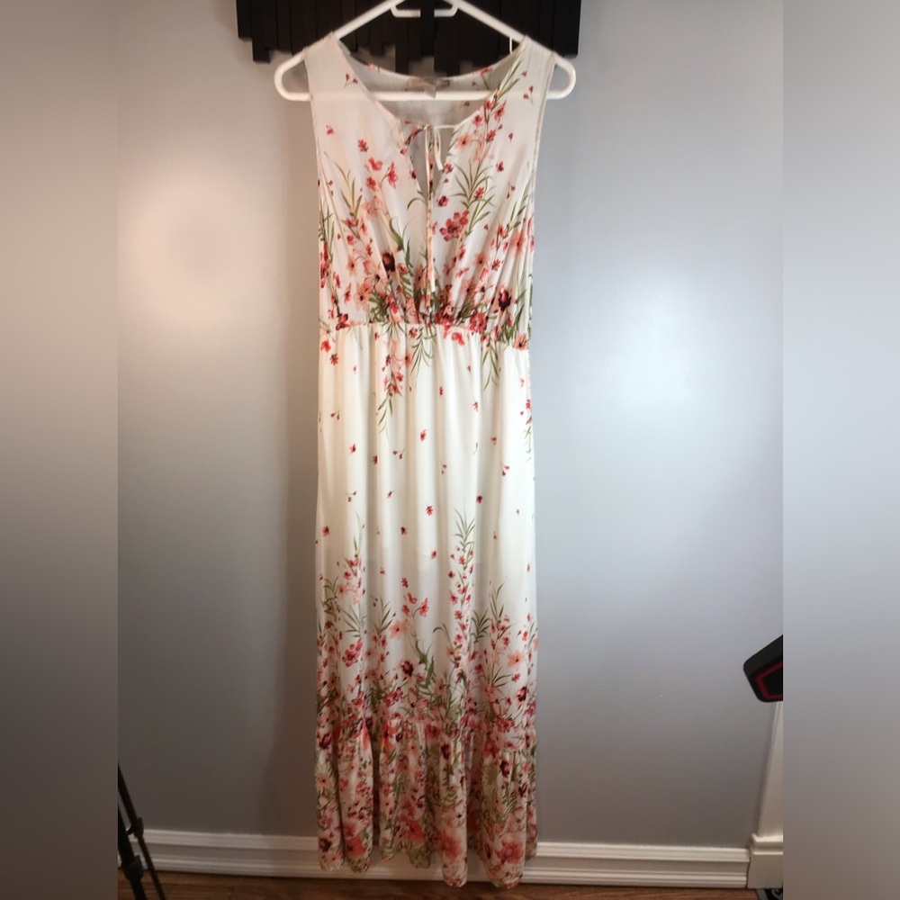 Floral Sleeveless Maxi Dress